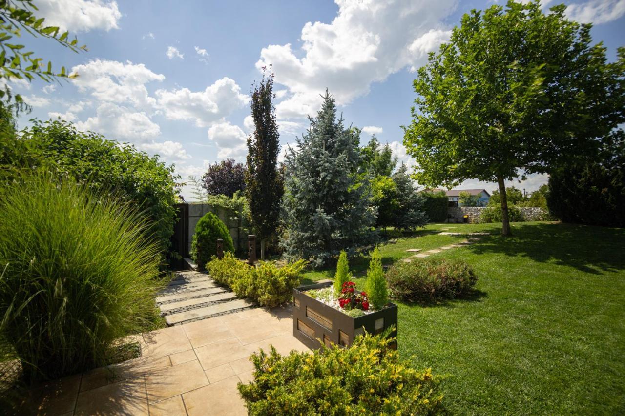 Kubiq Residence Giarmata Exterior photo