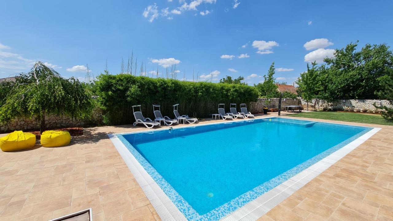 Kubiq Residence Giarmata Exterior photo
